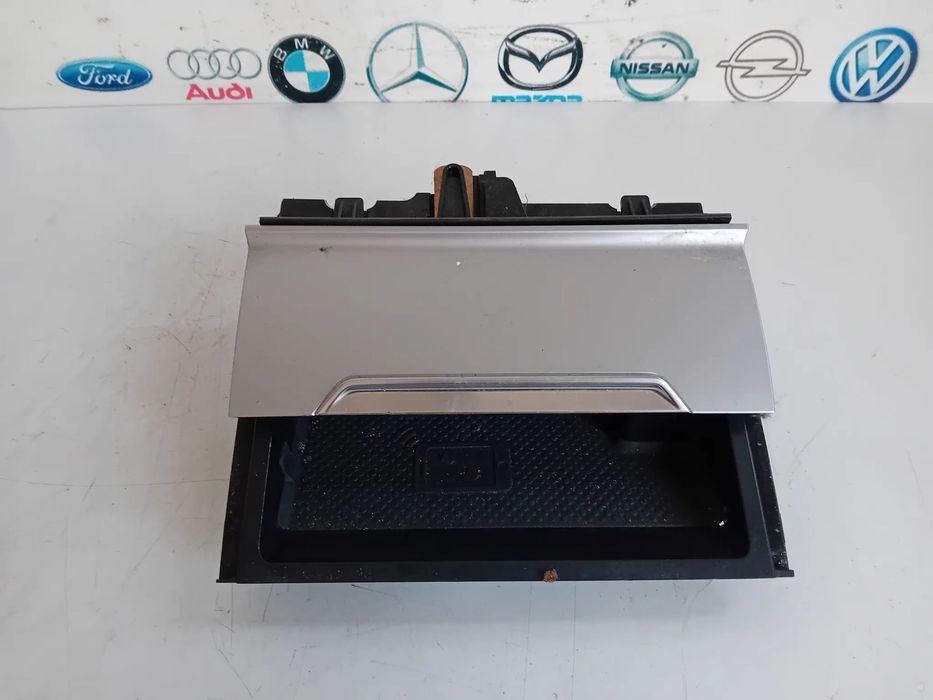 Modul Incarcare Wirelles Scrumiera Vw Passat B8 AN 2014-2020 Cod 3G1863071A Motor DFG Cutie UAX