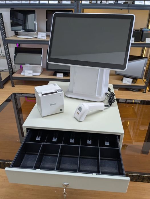 Кассовое оборудование для кассы.