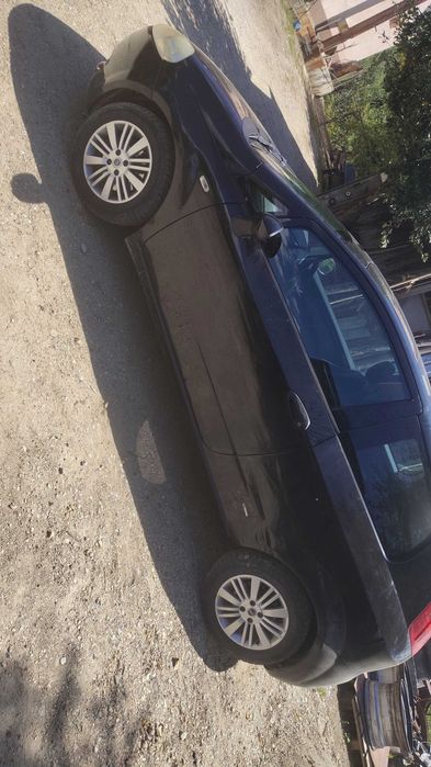 Vând fiat Grande punto 1.4 benzina turbo 120 de cp se vinde urgent
