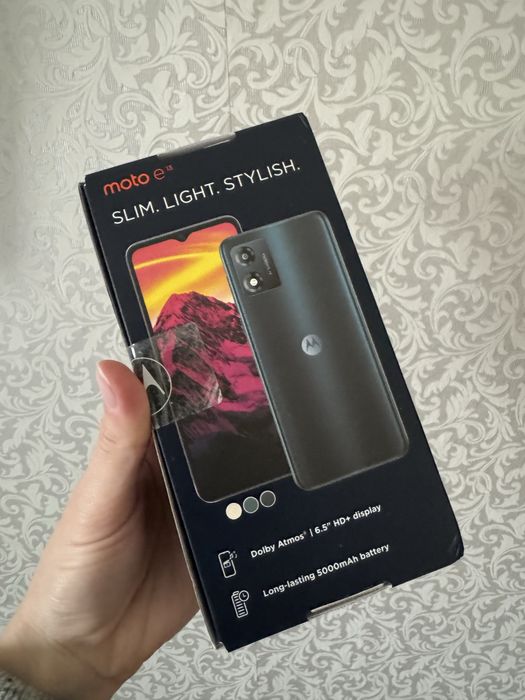 Телефон Motorola e13