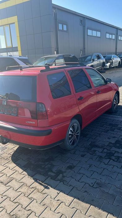 Dezmembram Seat Vario 1.4 benzina din 2001