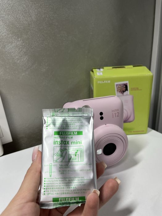 Fujifilm Instax Mini 12 – розов (Blossom Pink) + лента(10 кадъра)