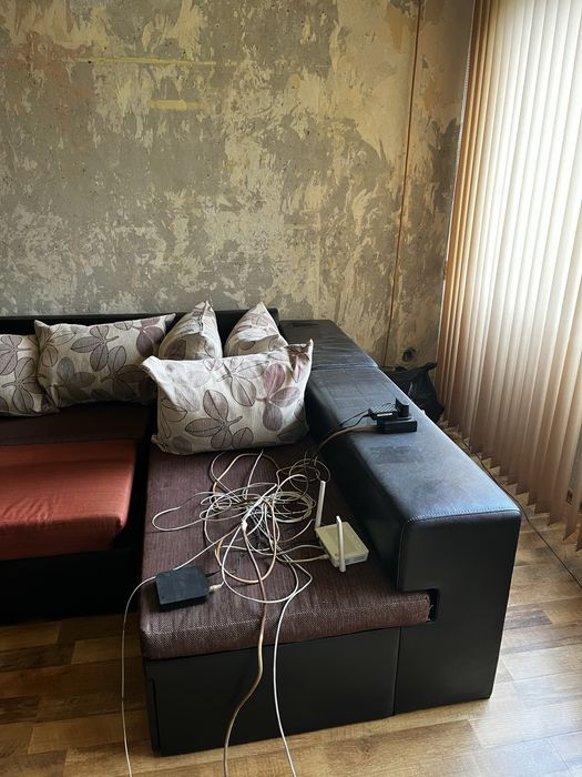 Продавам използван диван