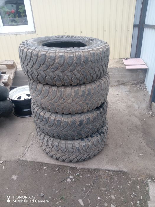 Продам резину 31 10.5 р15