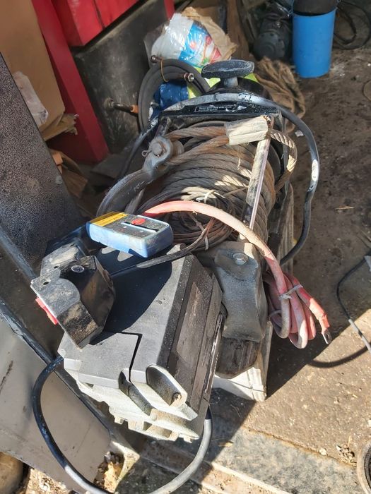 Troliu auto 12 v 17000lbs/7,7 tone