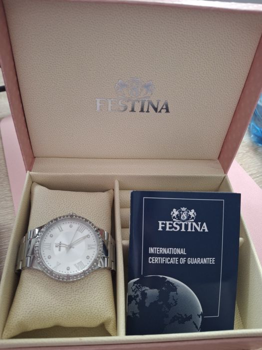 Vând ceas festina dama, nou