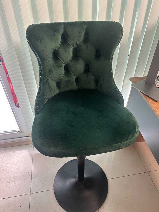 Бар стол H-117, тъмно зелен