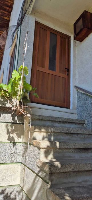 Къща с двор в село Горно Изворово