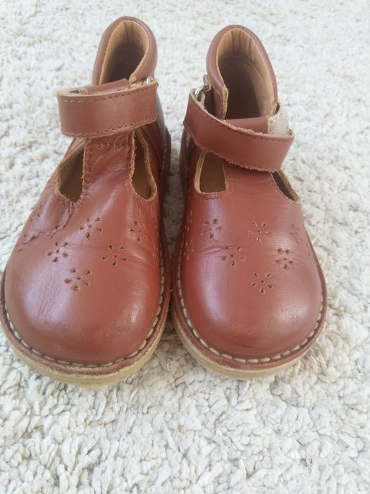 Сандали за момичета