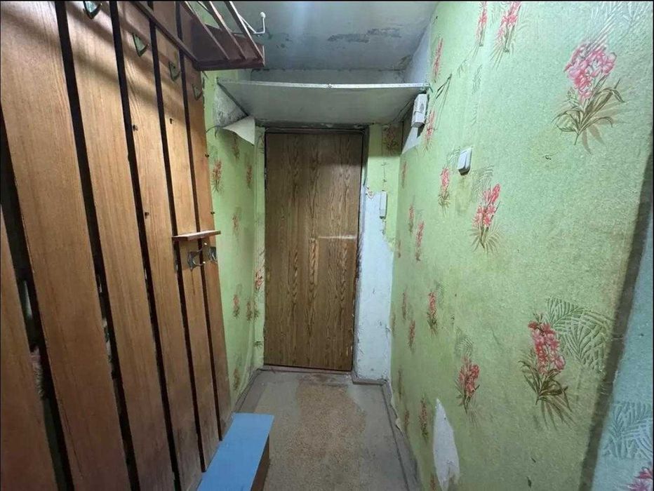 1комн кв 8мкр ремонт требуется