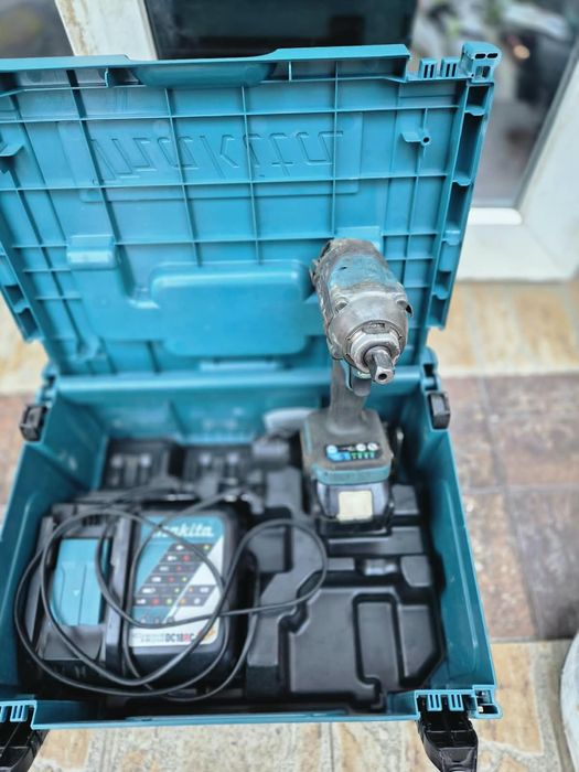 Mașină de înșurubat cu impact Makita  DTW 301