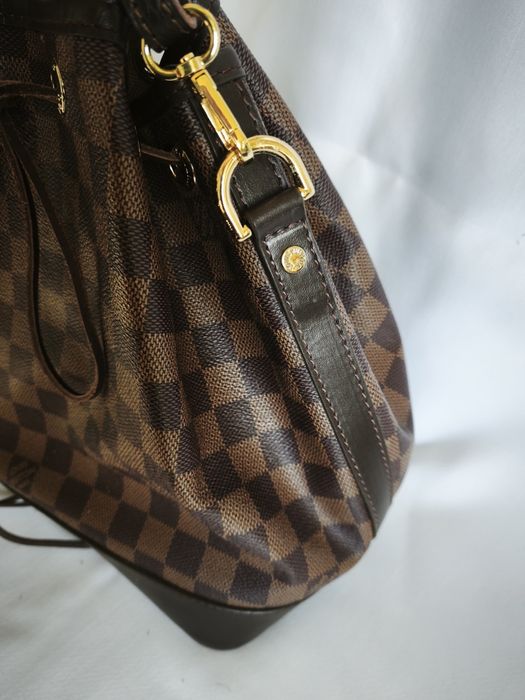 Louis Vuitton, чантата еко кожа