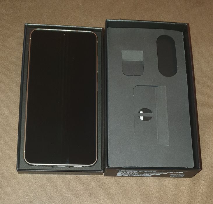Чисто нов Смартфон Samsung Galaxy S24, 128GB, Amber Yellow
