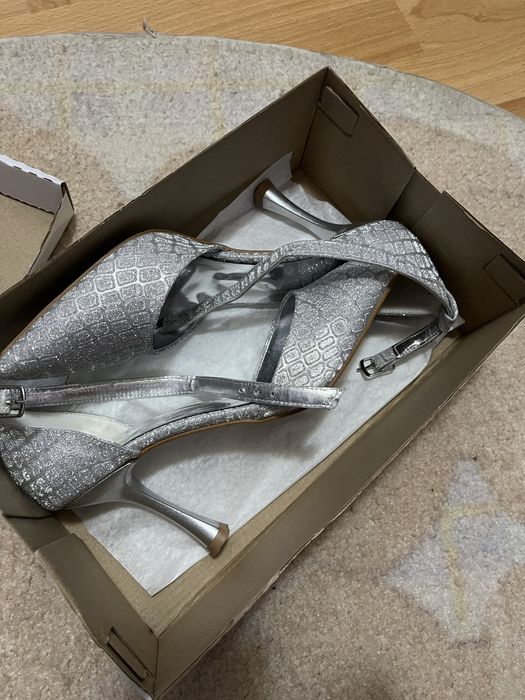 Сребърни Бални Токчета