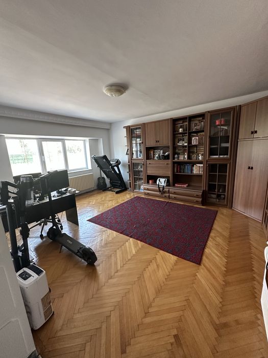 Apartament spațios de vânzare 125 mp Parter Zona Craiovei, lângă Școala Nr. 11