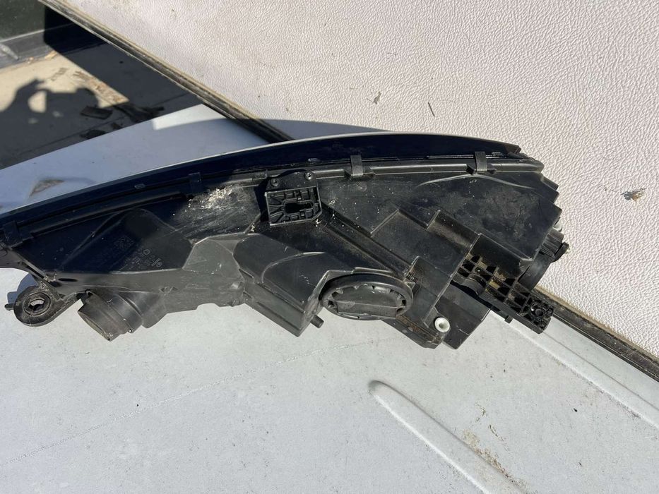 Десен фар за Audi A4-B9