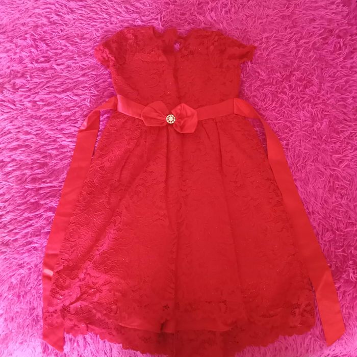 Продам нарядное платье для девочки 9-11 лет