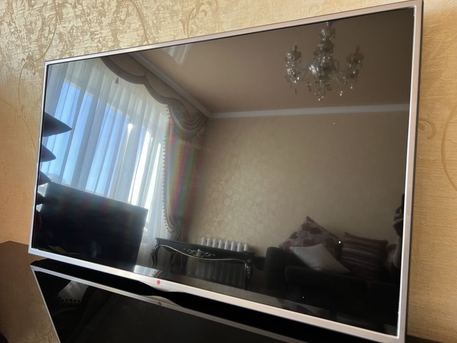 Срочно! Телевизор LG 119 см!