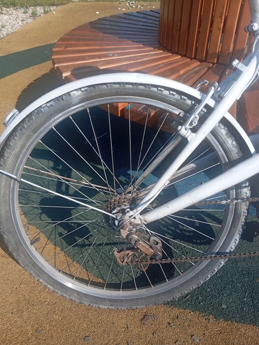 Bicicleta alba de vânzare