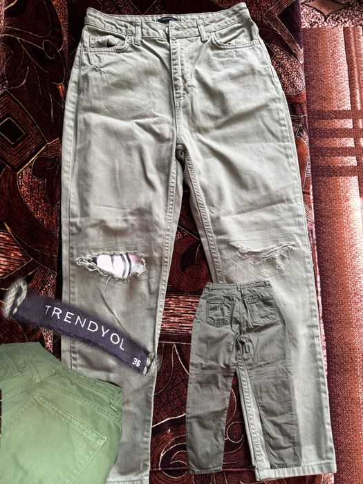 Дънки, размери S - всеки чифт по 8€