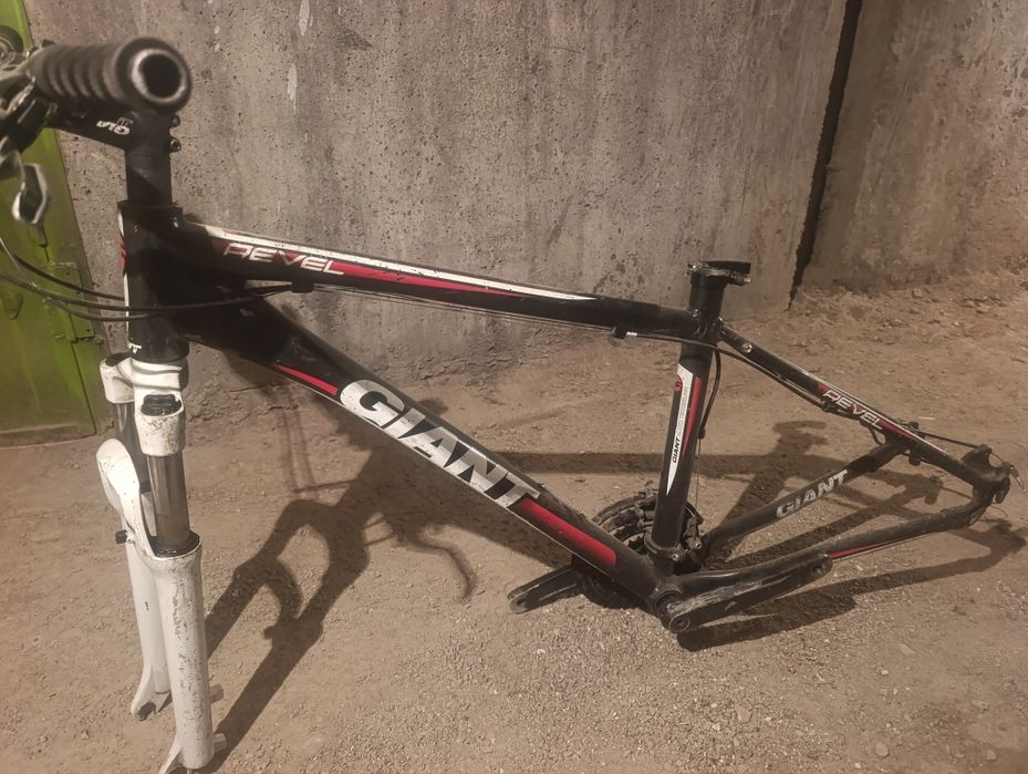 Продам раму джаинт