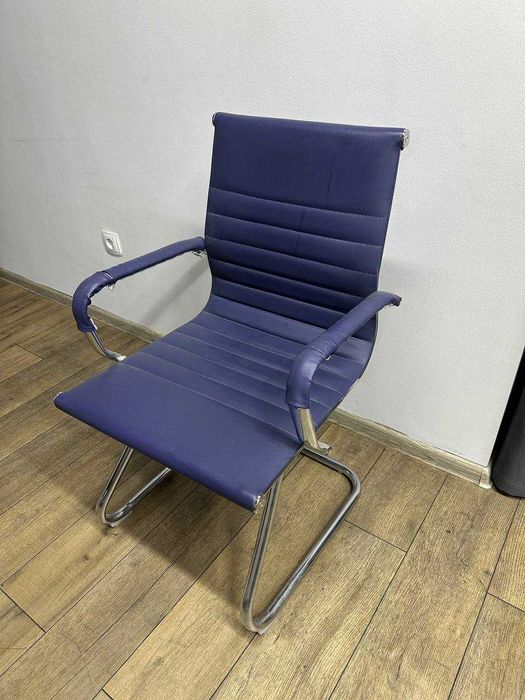 Стулья офисные 4 шт. Ofis uchun stullar 4 dona.