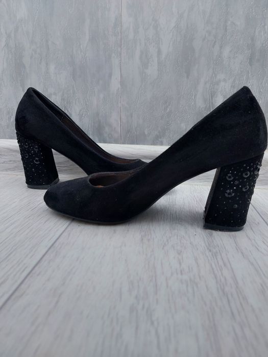 Продам женские туфли