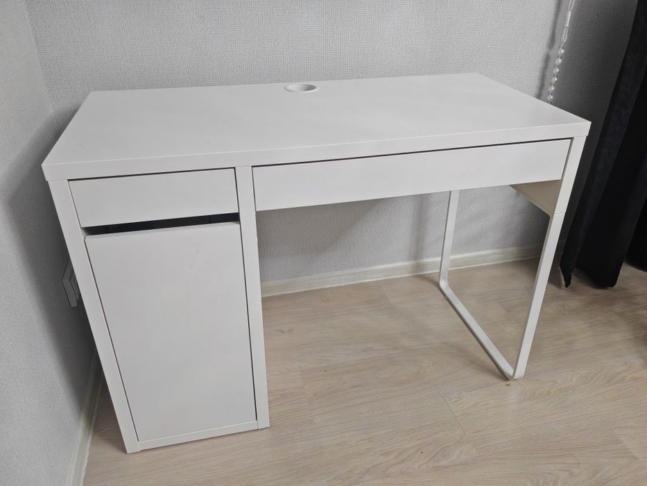 Ikea стол Micke белый