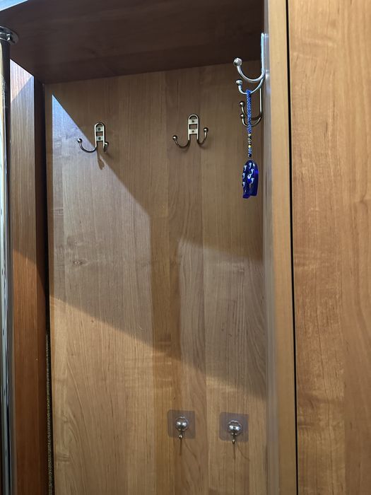 Продам шкаф в прихожую