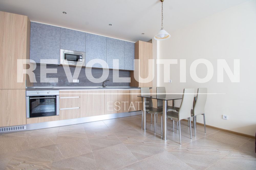 Дава се под наем Тристаен апартамент в София, Витоша - 80 кв.м за 900 € - Снимка #1