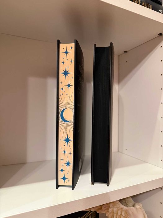 Book of Night-Holly Black -  луксозни  ексклузивни издания - НОВО