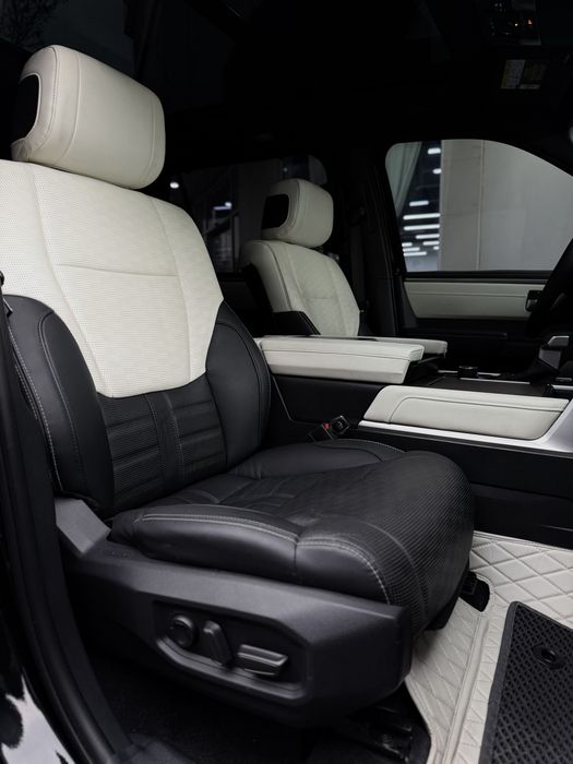 Toyota Sequoia Full kraska toza 26.000 km polni bron bolgan