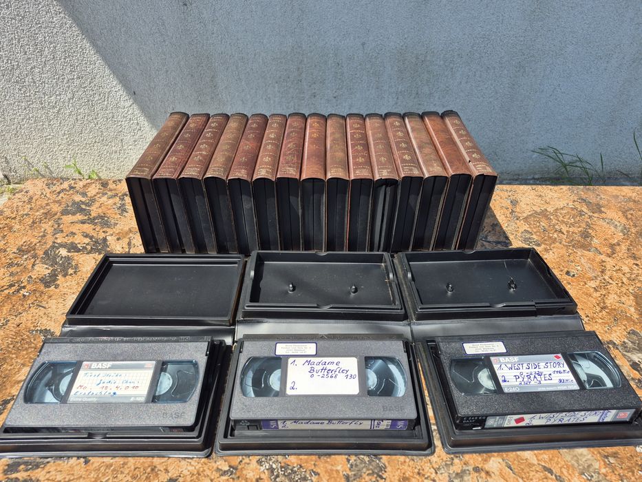 Vând Lot 40 casete video VHS originale Basf de 240 minute colectie de filme diferite genuri