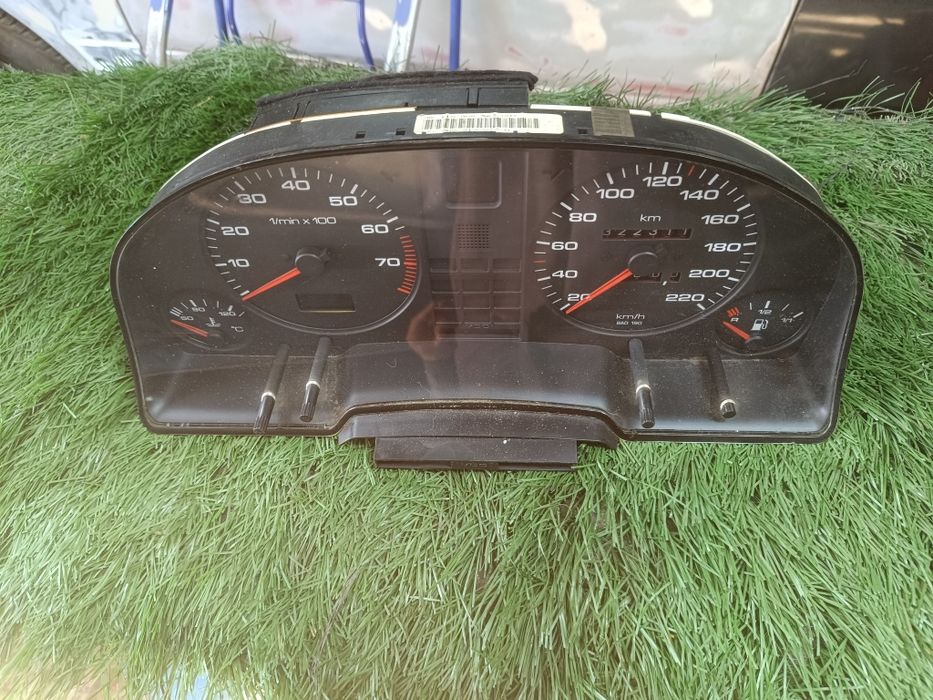Щиток приборов Ауди 80 Б4