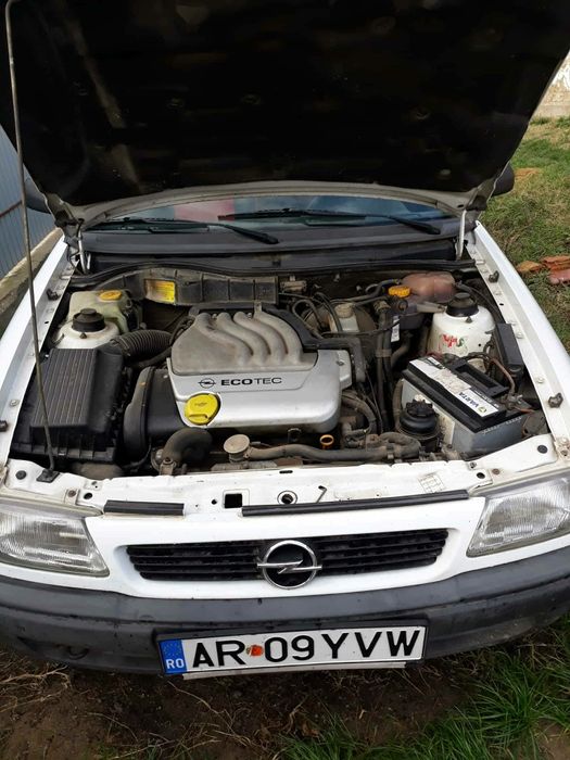 Vind opel astra 1.6 16v benzina
