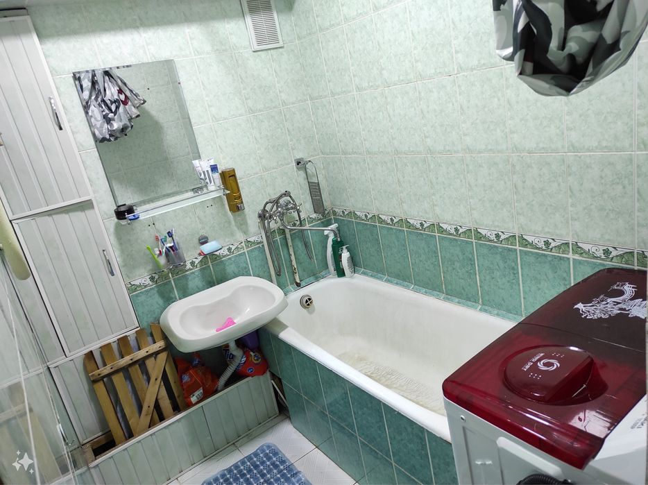 Срочно продаётся 4-х комнатная квартира с мебелью и техникой