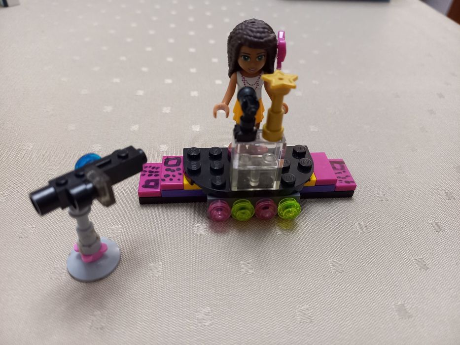 Seturi LEGO Friends si Classic