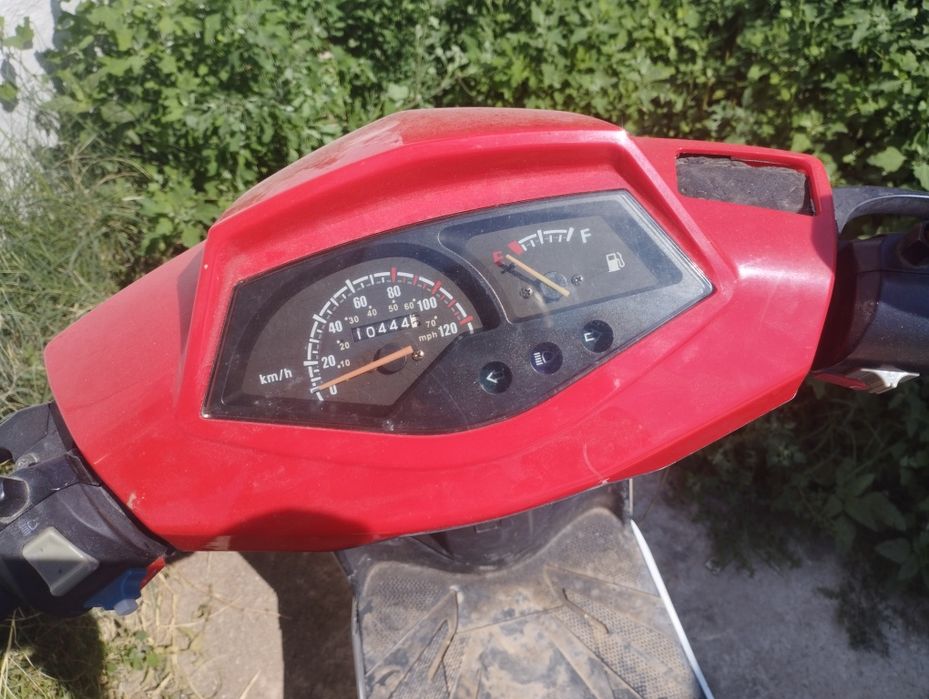 Skuter sotiladi 125cc mator