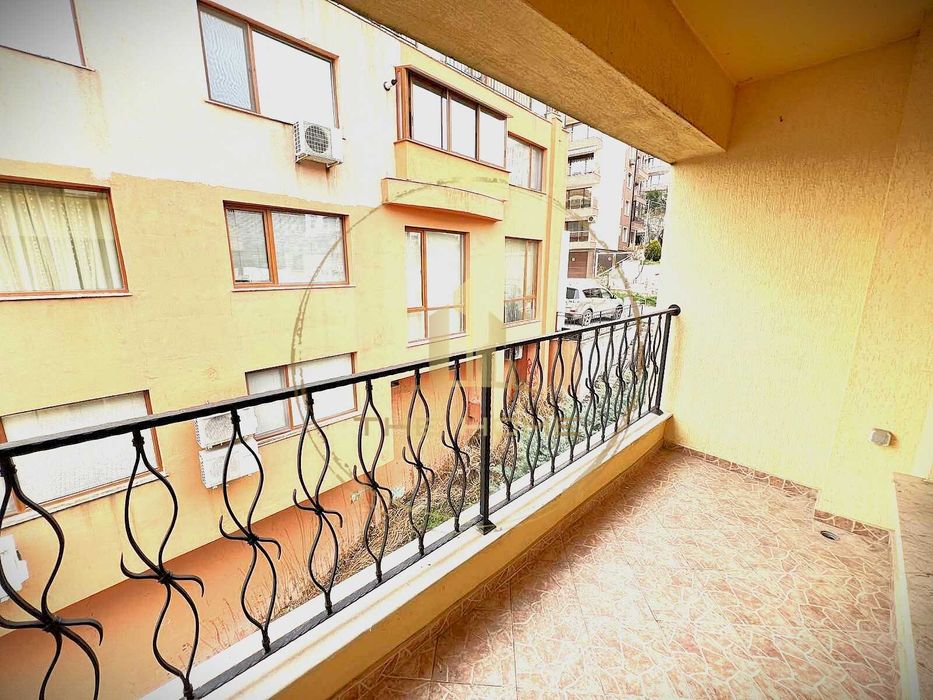 Дава се под наем Тристаен апартамент в Варна, Бриз - 120 кв.м за 1000 € - Снимка #14