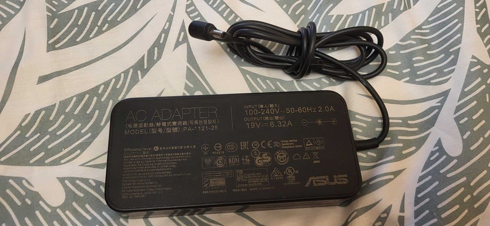 ASUS incarcator 19V-6.32A model cu pin central  PA-1121-28