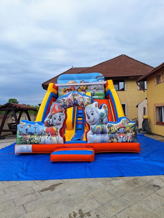 Topogane/Tobogane gonflabile mari, cu doua pante de coborâre. Noi!