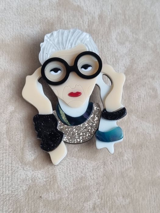 Брошки -елегантни и  модерни