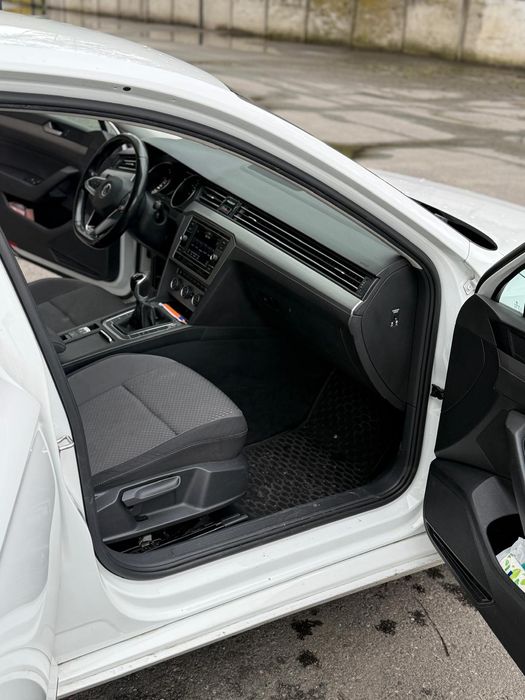 Vând Volkswagen Passat 2020