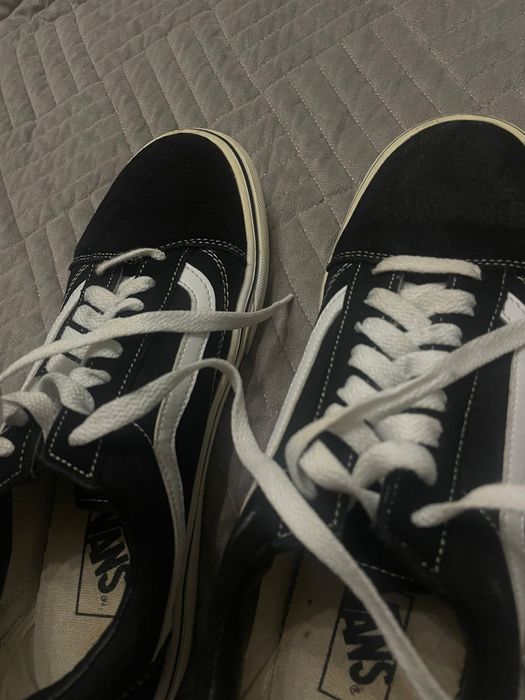 Продам кроссовки Vans