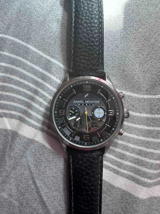 слаган само 1 път часовник на DANIEL HECHTER