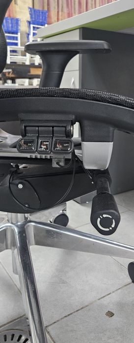 Eргономичен oфис стол