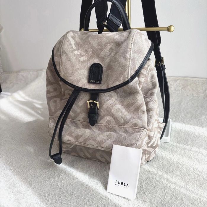 Чанти Furla, Dsquared2, Marella