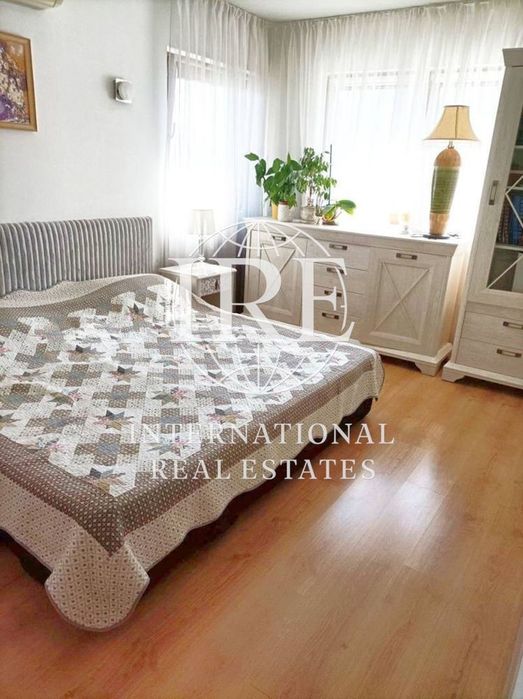 Продава се Двустаен апартамент в Варна, Център - 75 кв.м за 1918 €/кв.м - Снимка #5