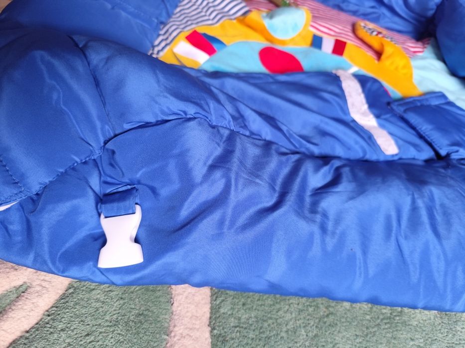 Килимче тип активна гимнастика за бебе