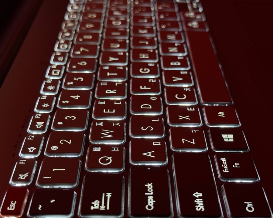 Asus vivobook 16X OLED M7600QE